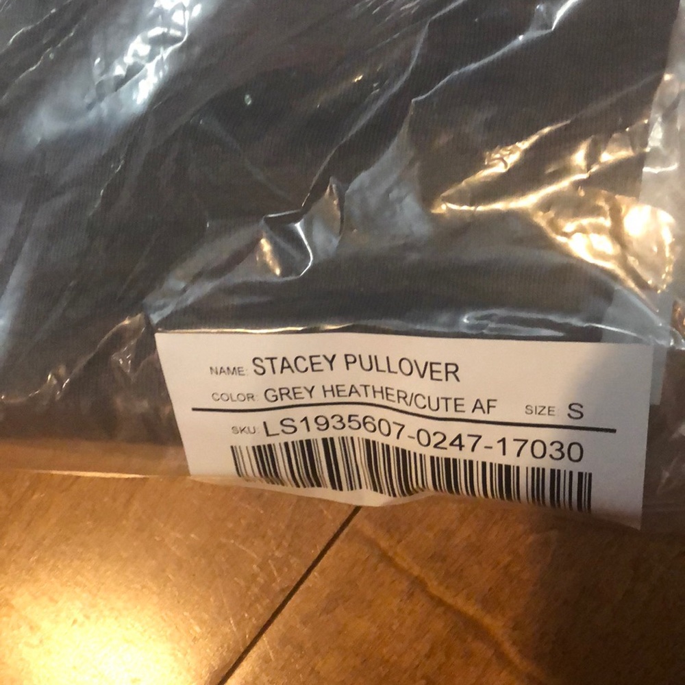 NWT Fabletics STACEY PULLOVER - Picture 6 of 6